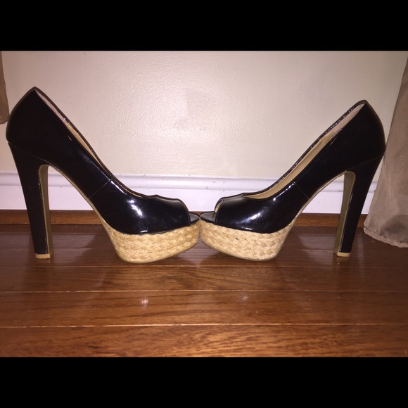 Black Heels - Picture 3 of 4